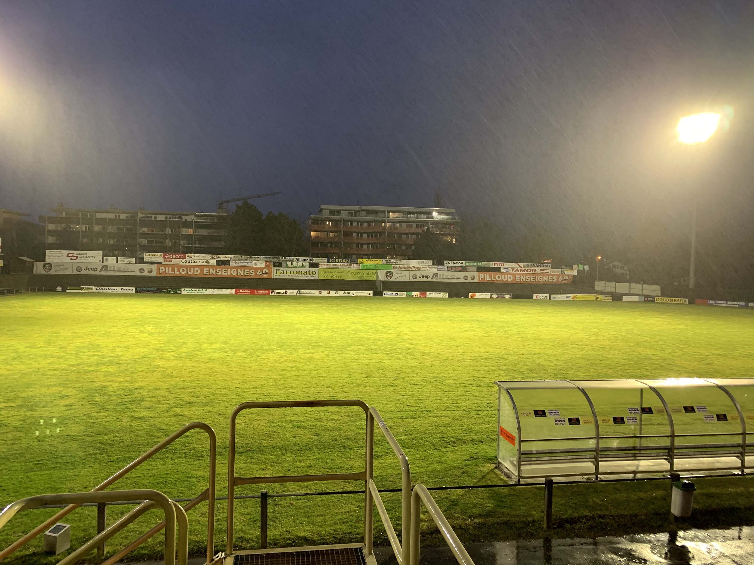 01-actualites-monthey-energies-electricite-stade-pottier-led-eclairage